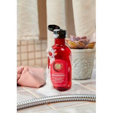 The Body Shop Strawberry Natural Shampoo for Dull Hair 250ml